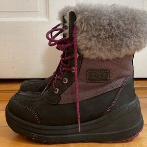Ugg Womens Snow Boots size 7